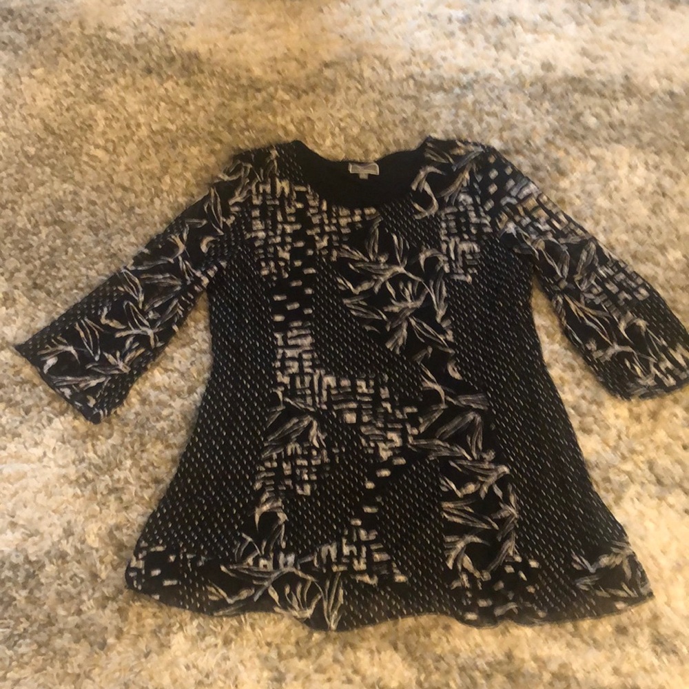 Extra Large blouse. Very comfortable.